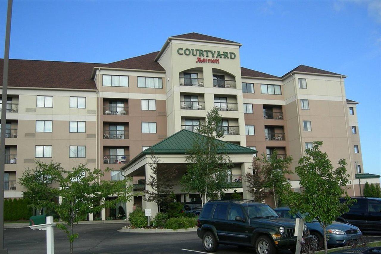 فندق ايريفي  كورتيارد إيري أمباسادور كونفرنس سنتر المظهر الخارجي الصورة